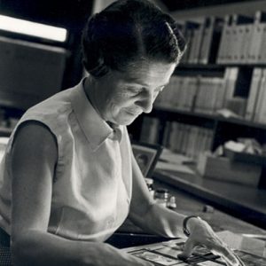 Rita Levi Montalcini en su laboratorio